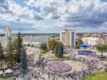 Мистецький перформанс «для двох» і DJ парад: у Луцьку відзначать День Європи