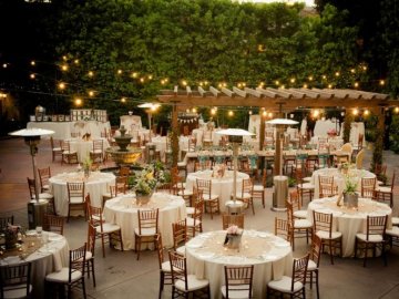 У МОЗ розповіли, чи можна українцям вже святкувати весілля у ресторанах