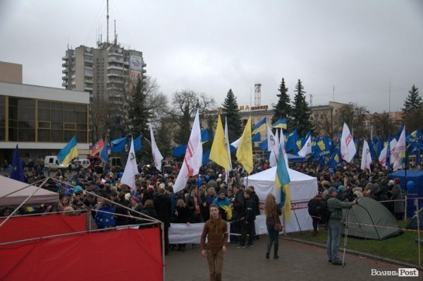Народне віче «За європейську Україну!» в Луцьку. ФОТО