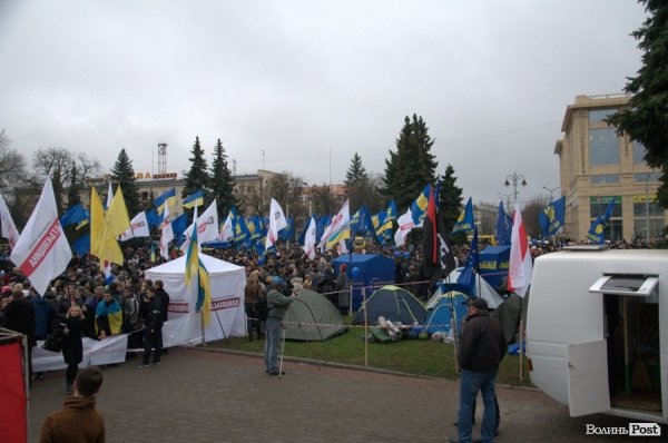 Народне віче «За європейську Україну!» в Луцьку. ФОТО
