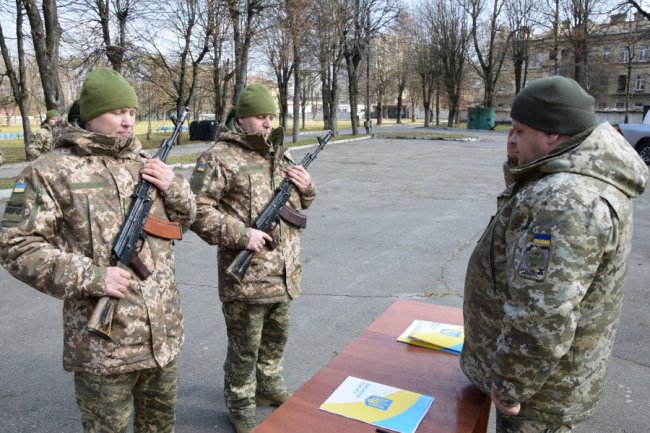 У Луцьку новобранці-прикордонники присягнули на вірність України. ФОТО