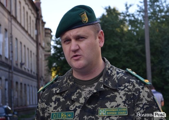 Лучани протестують проти військової техніки. ФОТО 