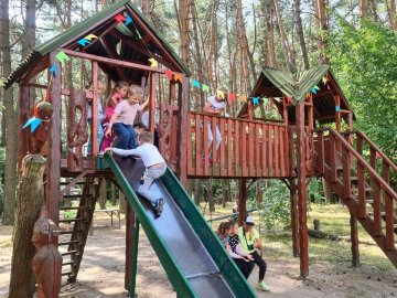 У Струмівці подружжя організувало для дітей оздоровчий літній табір. ФОТО