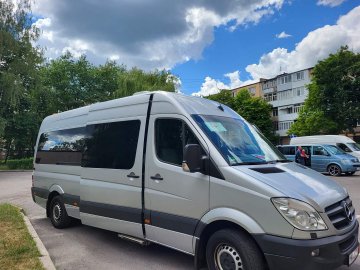 Німецькі благодійники передали на Волинь бус для людей з особливими потребами. ФОТО