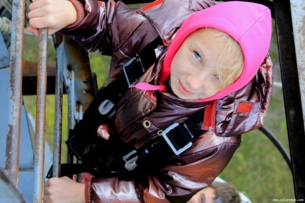 Дощ і холод не завадили «божевільним стрибкам» під Луцьком. ФОТО