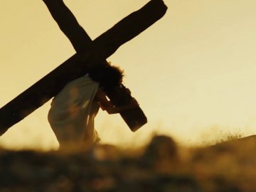 На Волинь завітав американець, який несе хрест від Варшави до Києва