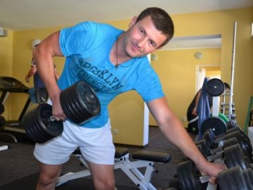 Боротися з жахами війни луцькому атовцю допомагають спорт і кохання