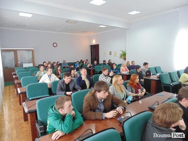 У Луцьку не змогли відправити у відставку чиновника, який ігнорував громадських діячів