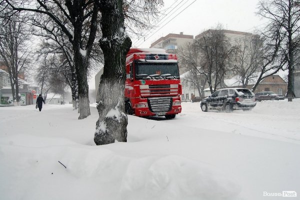 Як Луцьк замело снігом. ФОТО