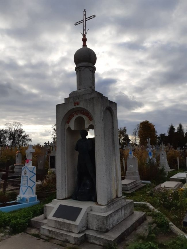 На Волині вандали зіпсували пам’ятники на братських могилах солдат. ФОТО