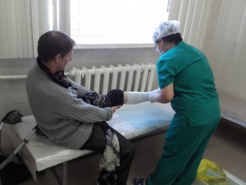 Небезпечна ковзанка: за день до травмпункту у Луцьку звернулося більше 30-ти громадян. ВІДЕО