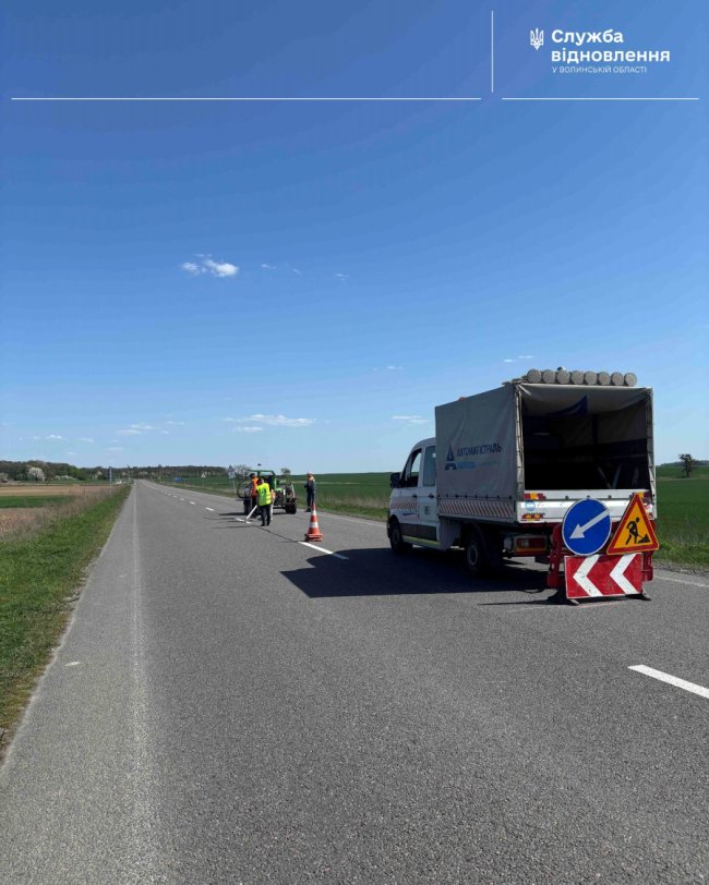 На Волині здійснюють післязимове відновлення на 7 трасах. ФОТО