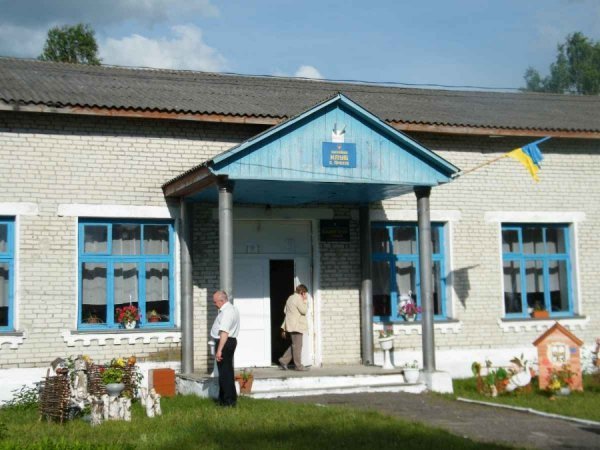 Депутатам влаштували турне клубами Волині. ФОТО