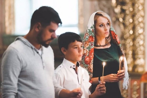 Лучанка стала хрещеною маленького безхатченка. ФОТО