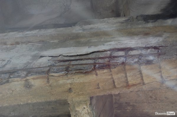 Луцькі «мости на мільйон» сипляться. ФОТО