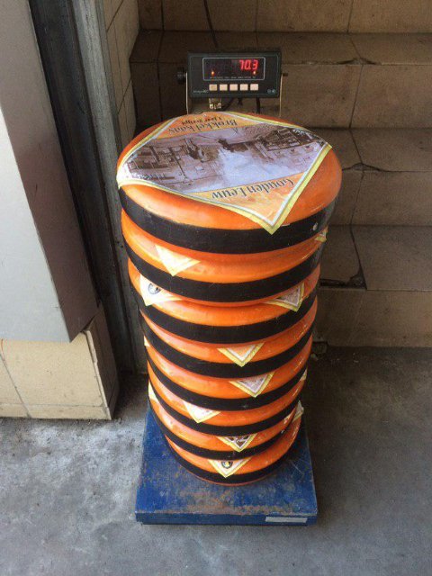 Сир, сорочки і слухові апарати: недільна контрабанда на «Ягодині». ФОТО