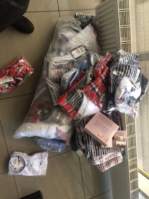 Сир, сорочки і слухові апарати: недільна контрабанда на «Ягодині». ФОТО