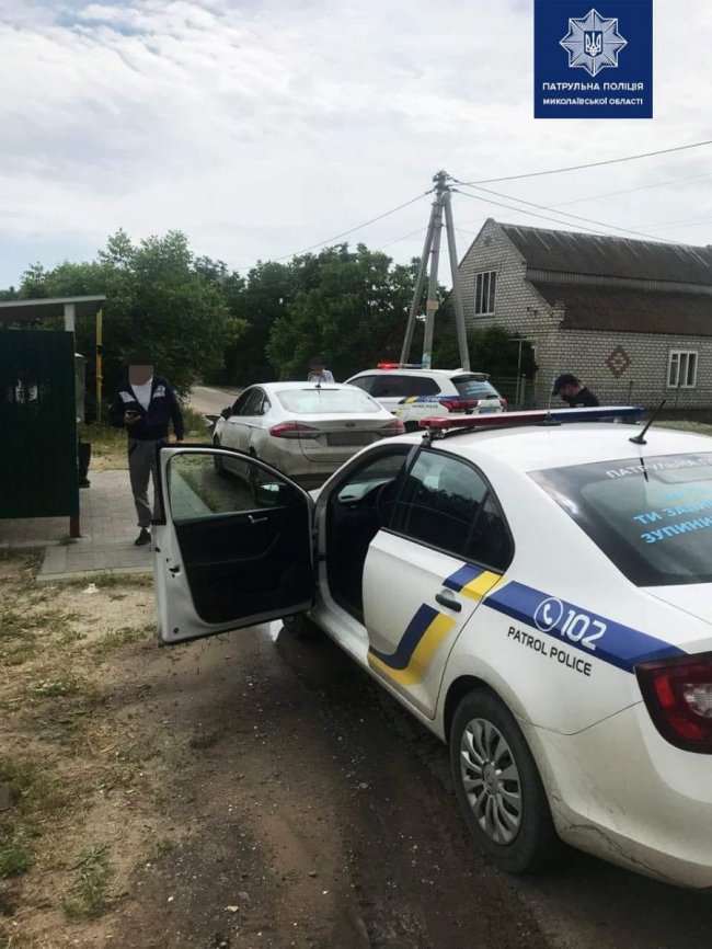 У Миколаєві водій «під кайфом» скоїв 18 аварій і втікав від патрульних. ФОТО