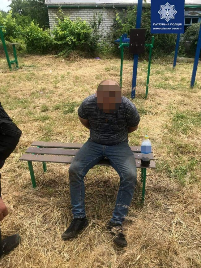 У Миколаєві водій «під кайфом» скоїв 18 аварій і втікав від патрульних. ФОТО