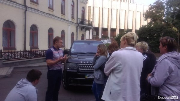 Матері волинських військових не змогли зустрітися з Порошенком. ФОТО. ВІДЕО