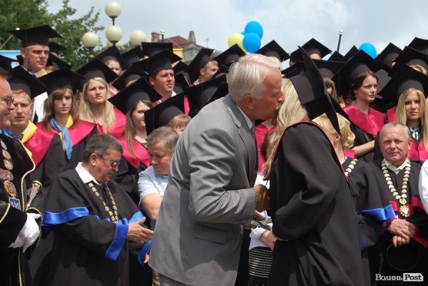 Як вручали дипломи магістрам Східноєвропейського університету. ФОТО