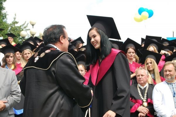 Як вручали дипломи магістрам Східноєвропейського університету. ФОТО