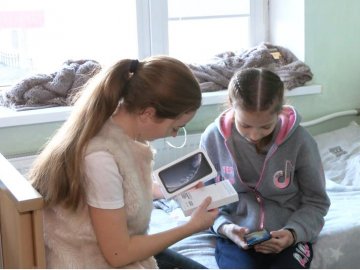 У Луцьку до дня Миколая онкохворі діти отримали подарунки. ФОТО. ВІДЕО