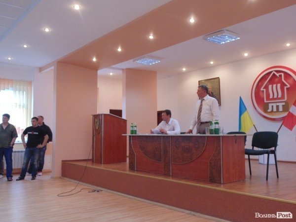 Мер і «Правий сектор» розбиралися із зарплатами на «Луцьктеплі». ФОТО. ОНОВЛЕНО