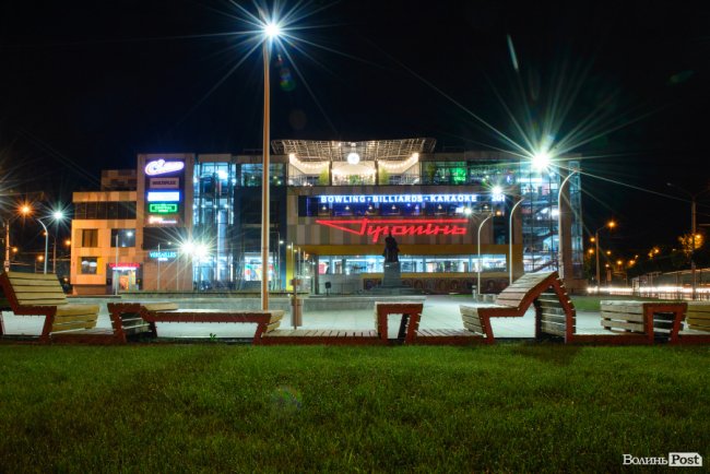 Магія світла: луцький фотограф поділився запохлюючими світлинами нічного міста