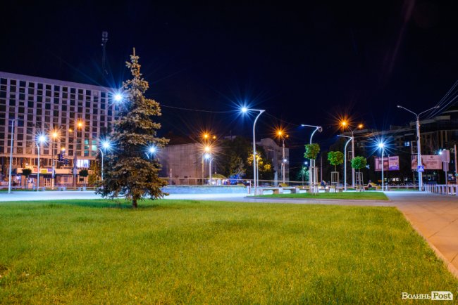 Магія світла: луцький фотограф поділився запохлюючими світлинами нічного міста