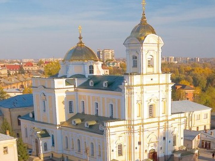 Повідомили розклад богослужінь у луцькому соборі Святої Трійці під час Страсного тижня