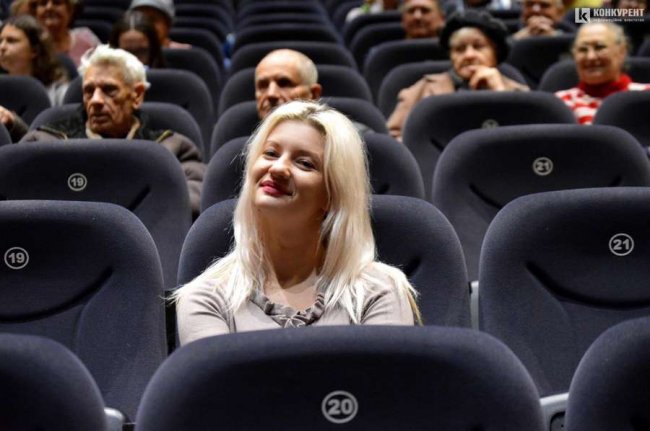 Луцькі пенсіонери переглянули фільм про Реформацію. ФОТО