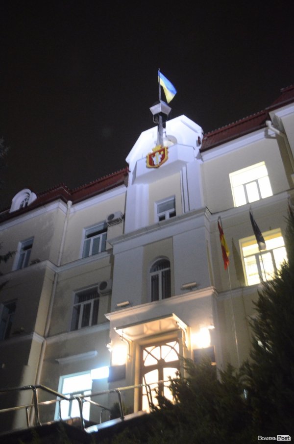 У Луцькраді сформувалась черга з членів ДВК.ФОТО