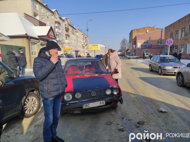 На Волині – подвійна аварія за участю «швидкої». ФОТО