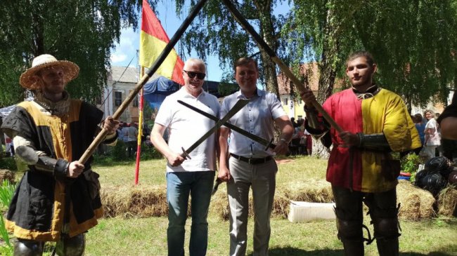 Середньовічні танці, лицарські виступи, ярмарок: як проходив фестиваль «Олицька переберія». ФОТО