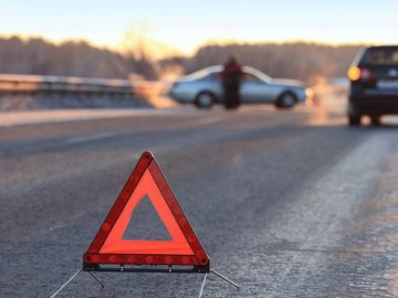 У Луцькому районі автівка збила жінку: її госпіталізували до лікарні