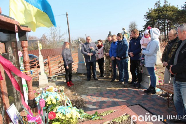 Пам'ять не згасає: на Волині вшанували загиблого Героя. ФОТО