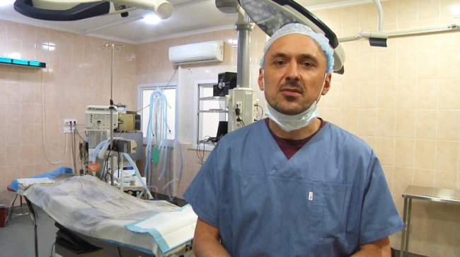 Волинські лікарі з канадськими колегами відновлюють обличчя пораненому воїну. ВІДЕО