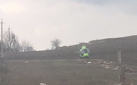 У селі поблизу Луцька сів гелікоптер за 1,5 мільйона доларів. ФОТО
