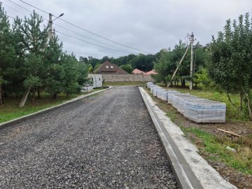 У Гаразджі ремонтують дорогу, якої не знає Google. ФОТО