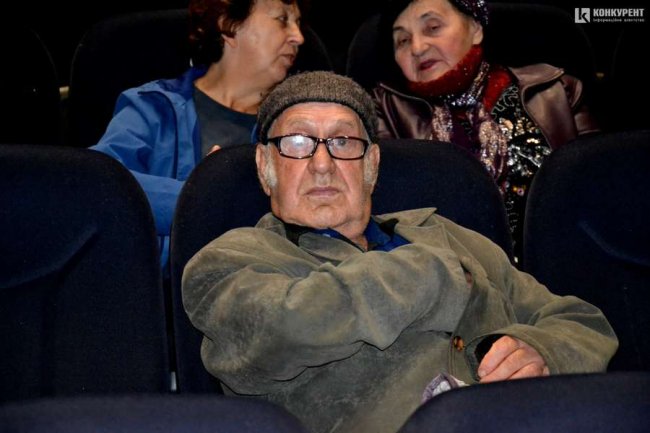У луцькому «Промені» пенсіонери переглянули український документальний фільм