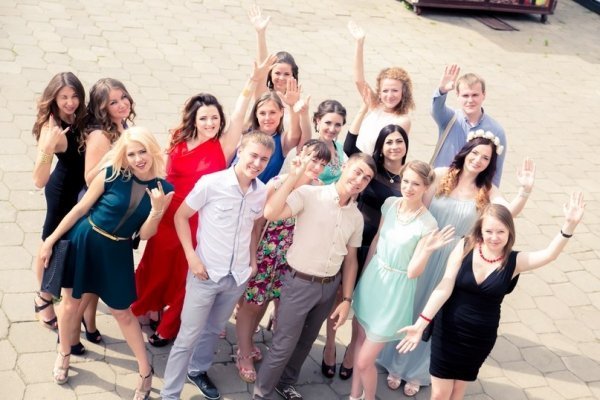 Красуні-журналістки: у Луцьку журфак відгуляв випускний. ФОТО