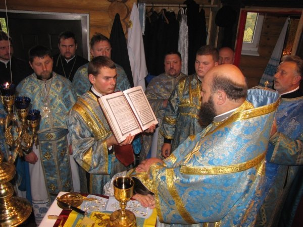 Освятили наріжний камінь під церкву в центрі Луцька. ФОТО. ВІДЕО