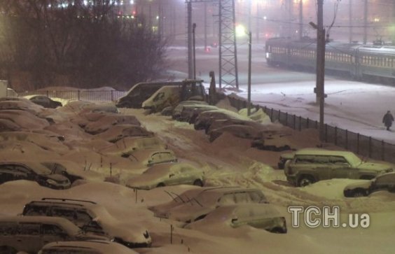 «Снігоапокаліпсис» у Москві. ФОТО. ВІДЕО