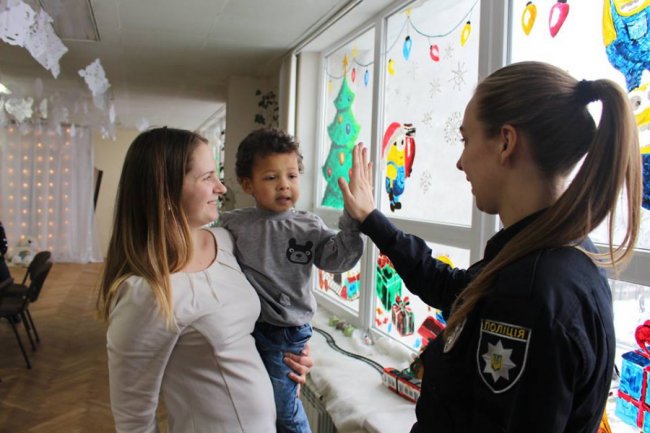 У Святого Миколая на Волині з’явилися помічники у формі. ФОТО