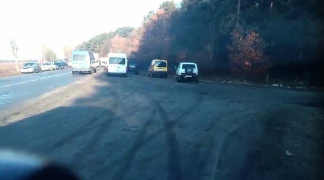 На Волині зіткнулися два буси – один перекинувся на дах