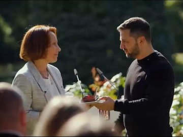 Зеленський присвоїв почесні звання двом волинським вчителькам