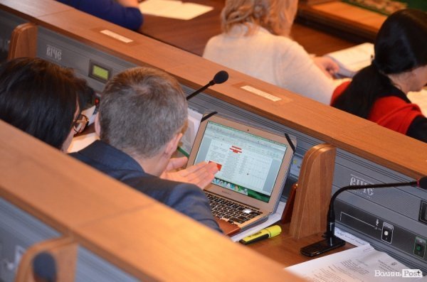 Сесія Волиньради: годинники, гаджети та «Однокласники». ФОТО