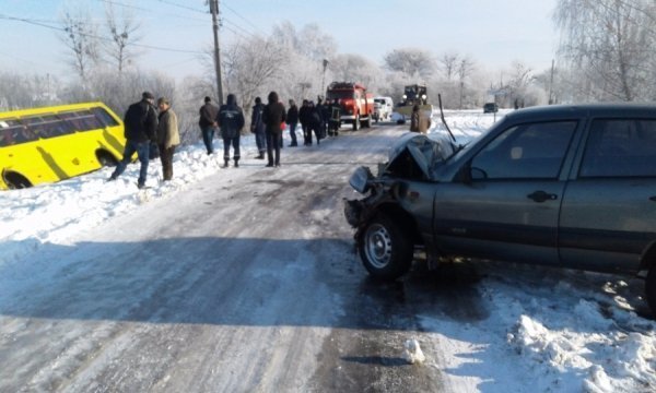 Аварія на Волині: зіткнулися позашляховик та пасажирський автобус