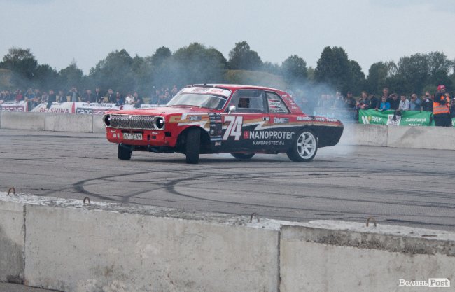 У Луцьку відбулися видовищні авто- і мотогонки. ФОТОРЕПОРТАЖ